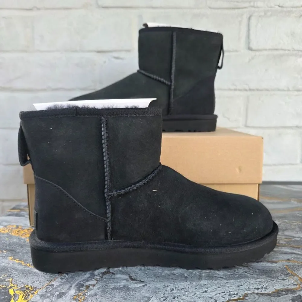 UGG Women's Classic Mini II Boots Black Suede Size 9 New In Box